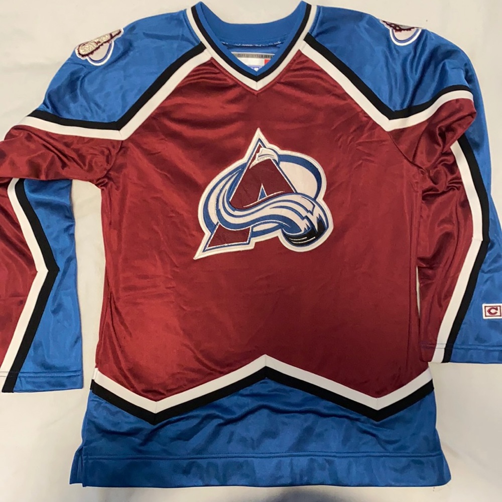 Women’s Colorado Avalanche Jersey. Small